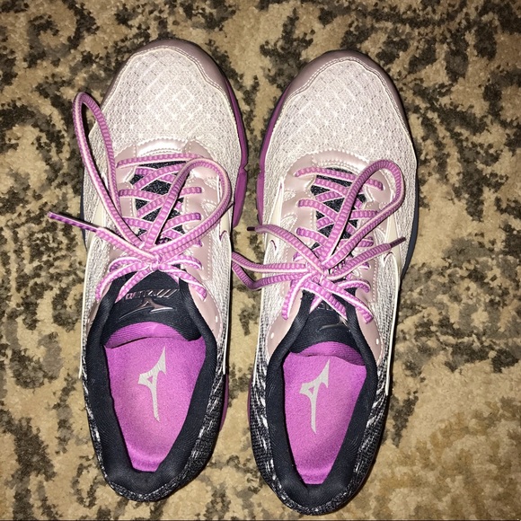 Mizuno Shoes - Mizuno Wave Rider 19